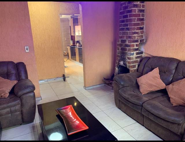 3 BEDROOM HOUSE FOR SALE IN MEYERTON PARK